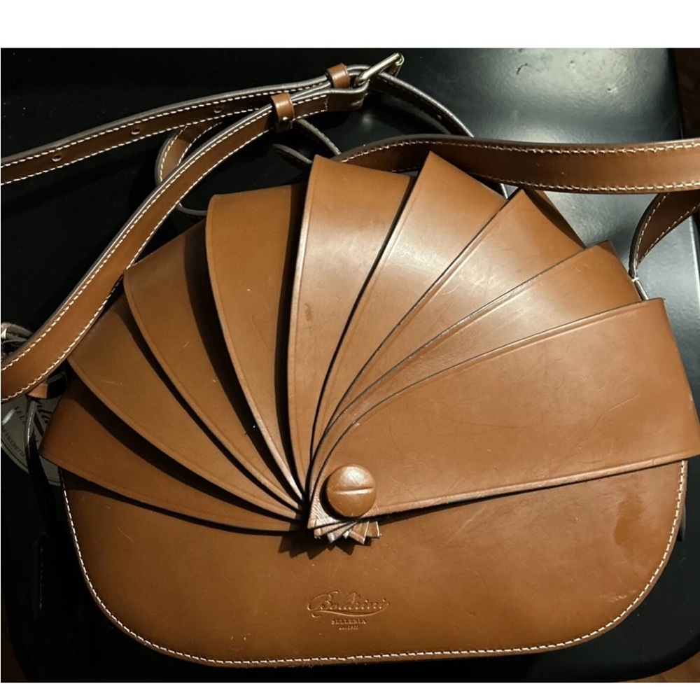 Boldrini Selleria Opera Accordian Round Shell Leather
